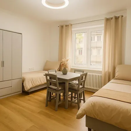 Cozy Modern 50m To Metro * Praha
