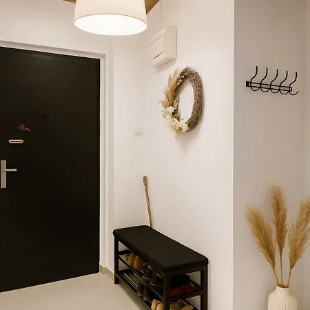 Cozy Modern 50m To Metro アパート